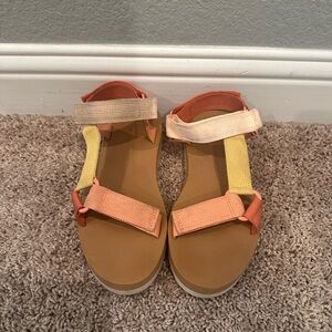 Universal Thread Platform Sandal